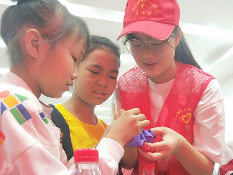 德甲联赛官网师生开展帮扶留守儿童活动