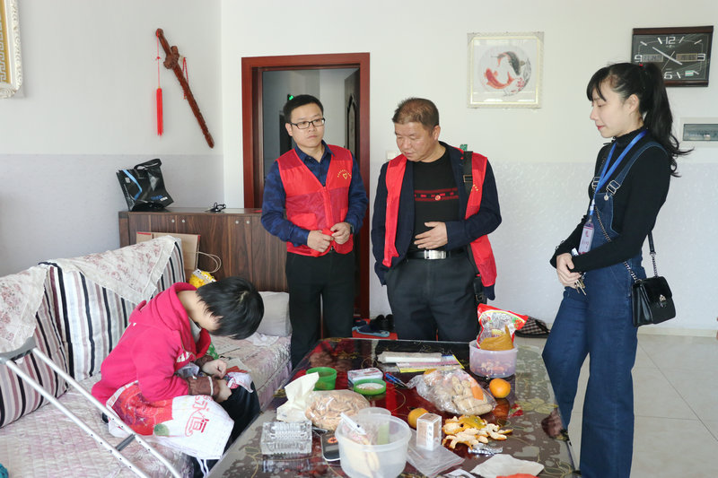 德甲联赛官网党支部开展党员志愿者服务活动