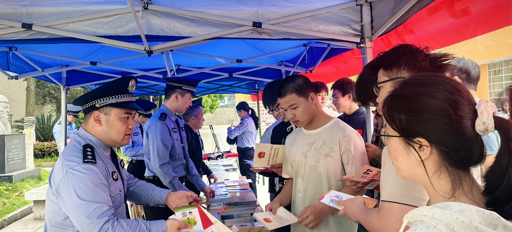 图三现场宣传图.jpg