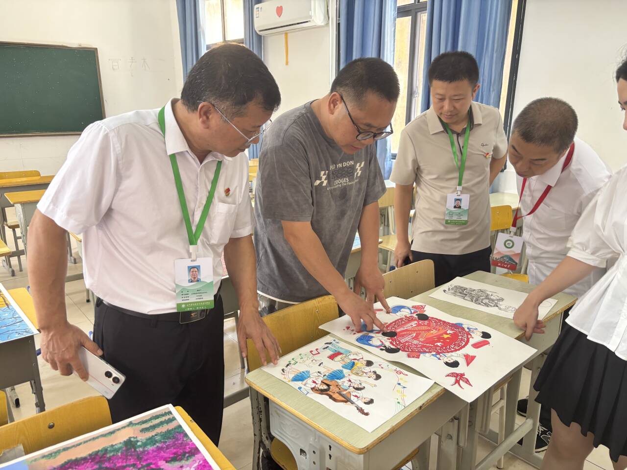 邓闫妮1.jpg 邓闫妮1.jpg